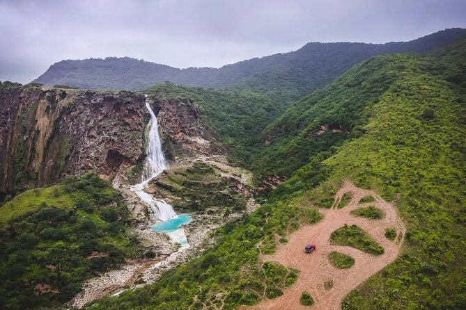 Salalah: Private Full day East and West of Dhofar